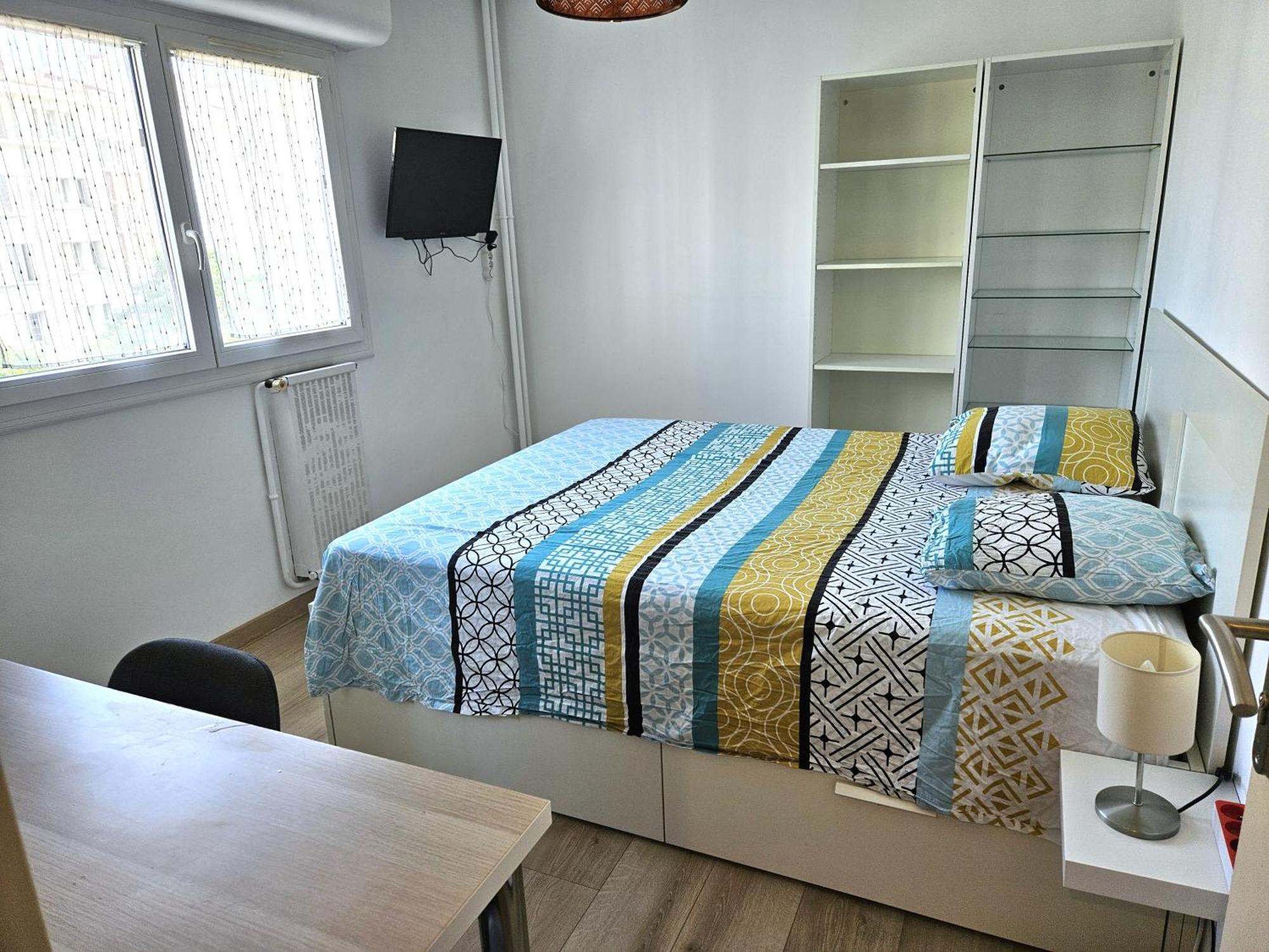Chambre En Colocation Fille, Proche Mer, Climatisation Тулон Экстерьер фото