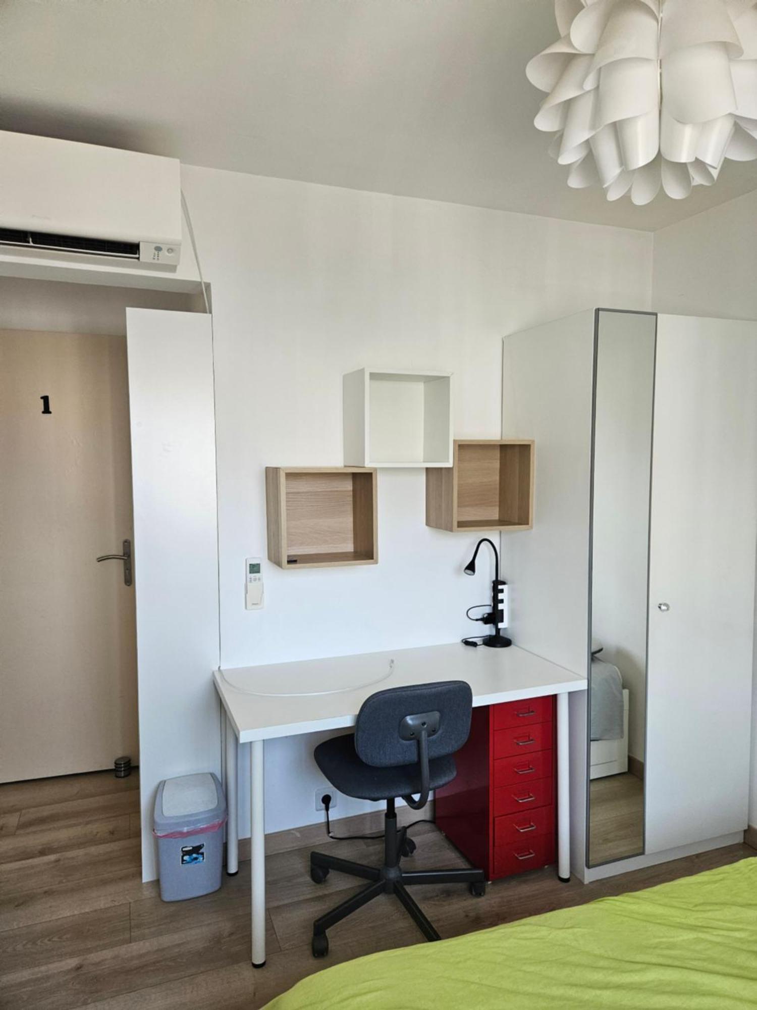 Chambre En Colocation Fille, Proche Mer, Climatisation Тулон Экстерьер фото