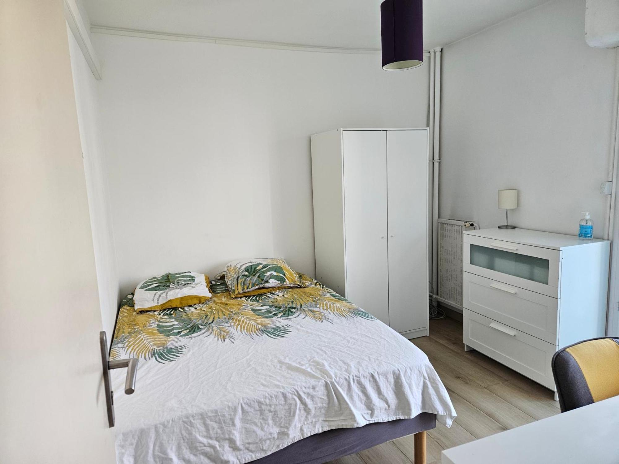 Chambre En Colocation Fille, Proche Mer, Climatisation Тулон Экстерьер фото