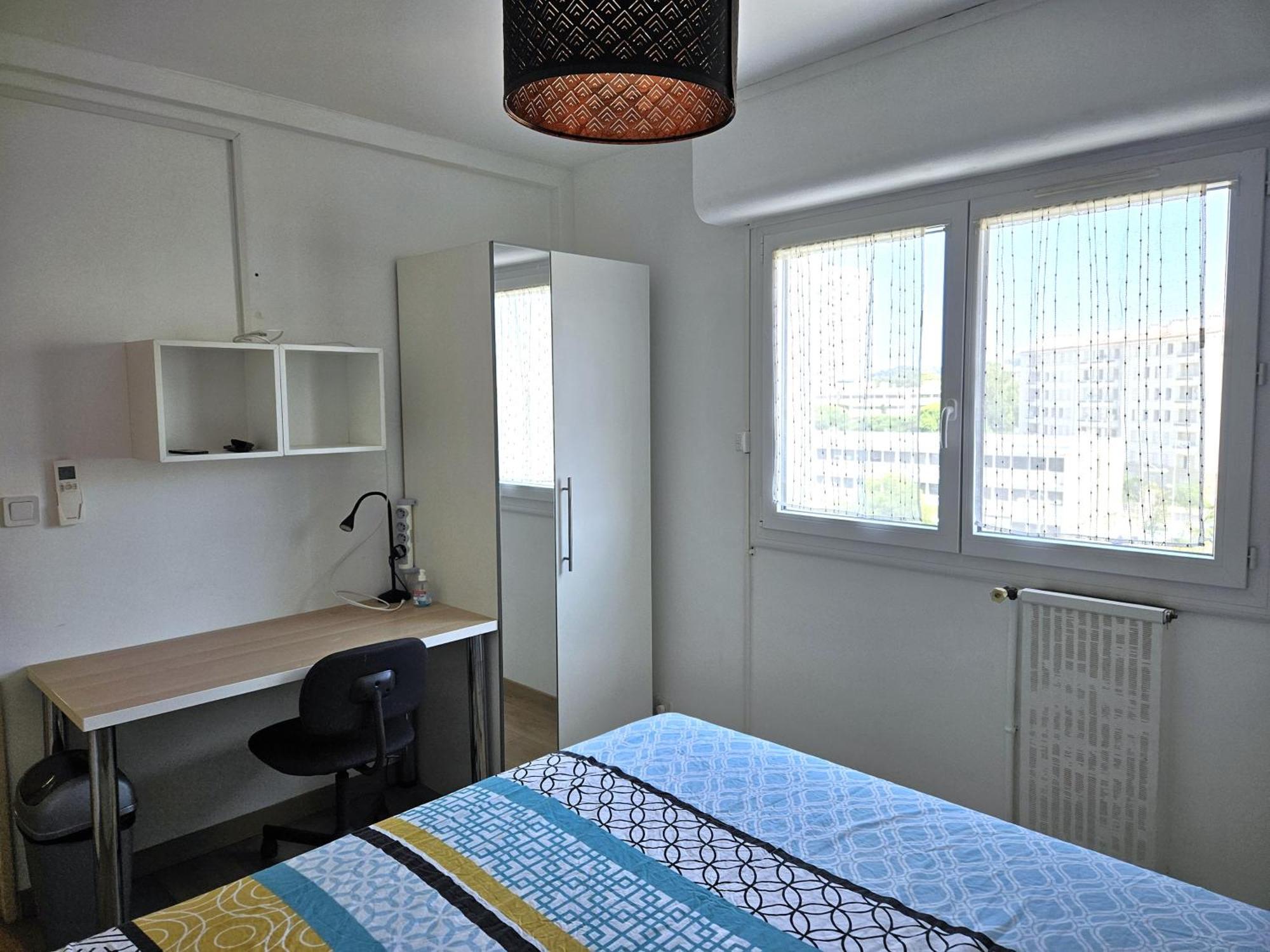 Chambre En Colocation Fille, Proche Mer, Climatisation Тулон Экстерьер фото
